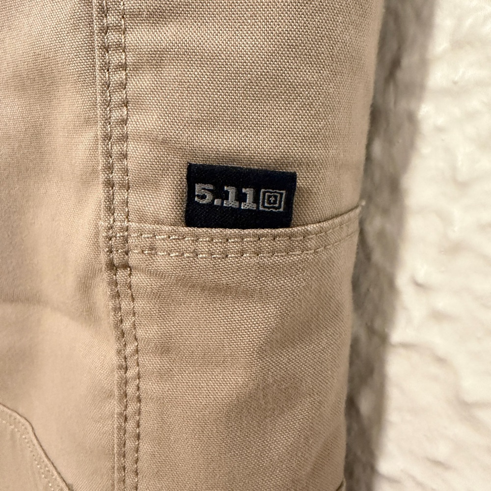 5.11® MEN’S REGULAR FIT STRETCH APEX® CARGO PANT - Picture 3 of 4
